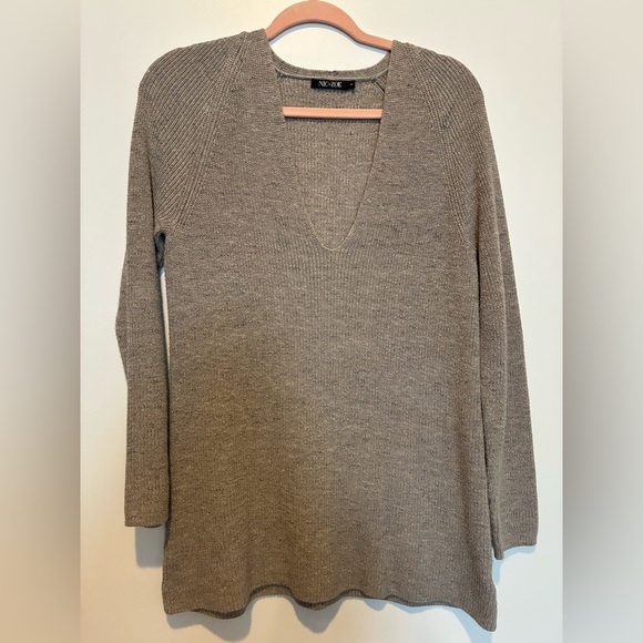 NIC+ZOE Sweaters - NIC+ZOE Women's V-Neck Sweater in Taupe